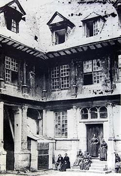 H&ocirc;tel Mauroy, internal courtyard